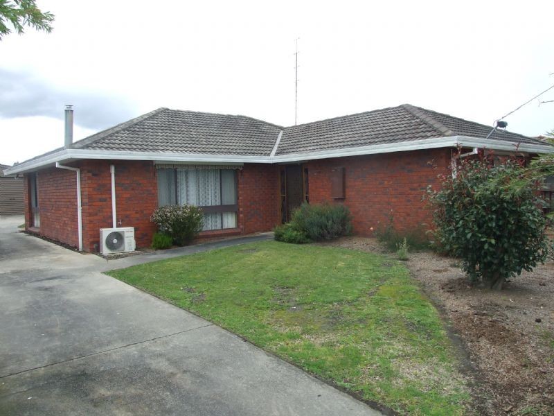 13 Burnside Street, Moe VIC 3825