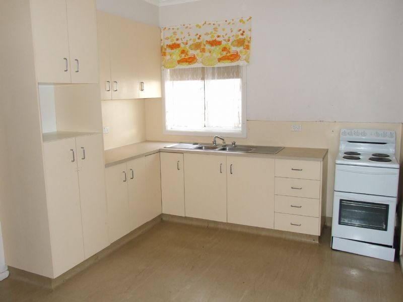 81 Hampton Street, Moe VIC 3825