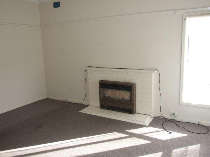 81 Hampton Street, Moe VIC 3825