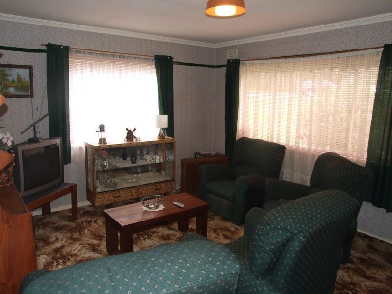 4 Turnbull Street, Willow Grove VIC 3825