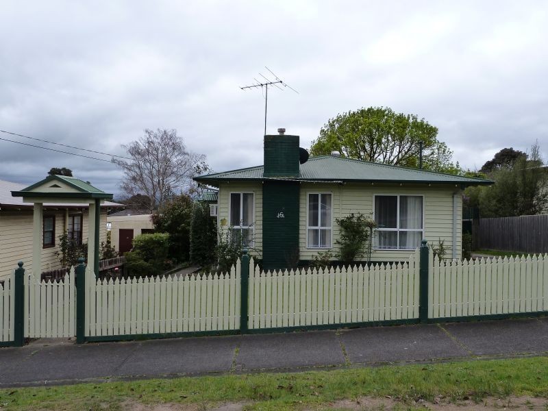 15 Lincoln Street, Moe VIC 3825
