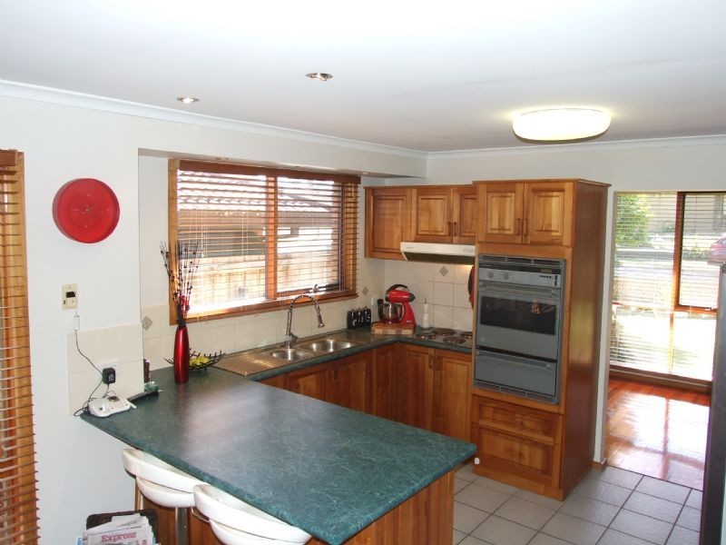 10 Moffatt Street, Moe VIC 3825