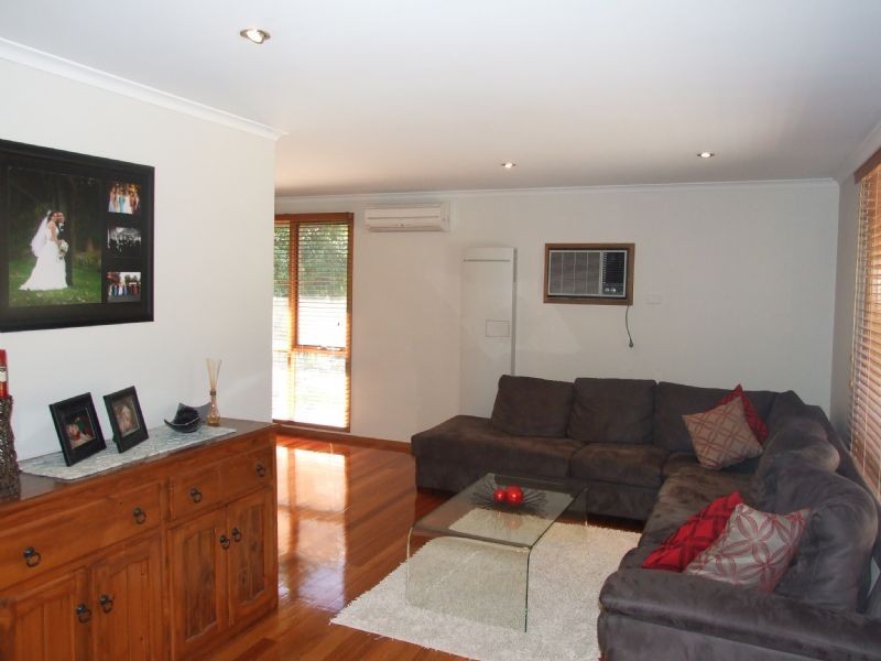 10 Moffatt Street, Moe VIC 3825