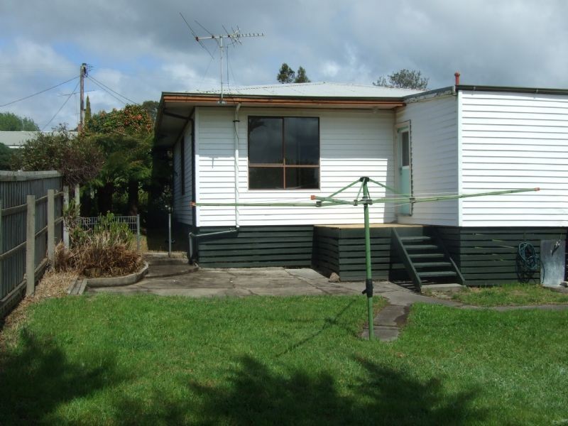 16 Richard Street, Moe VIC 3825