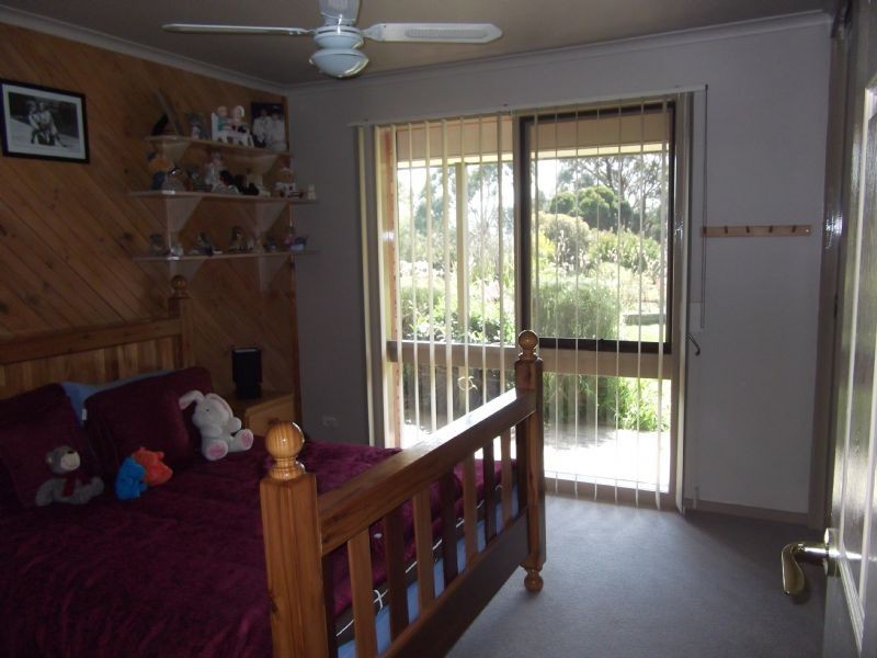 55 View Road, Hernes Oak VIC 3825