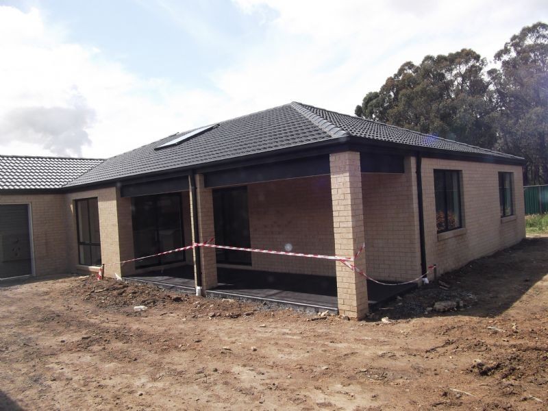 6 Crombe Court, Newborough VIC 3825