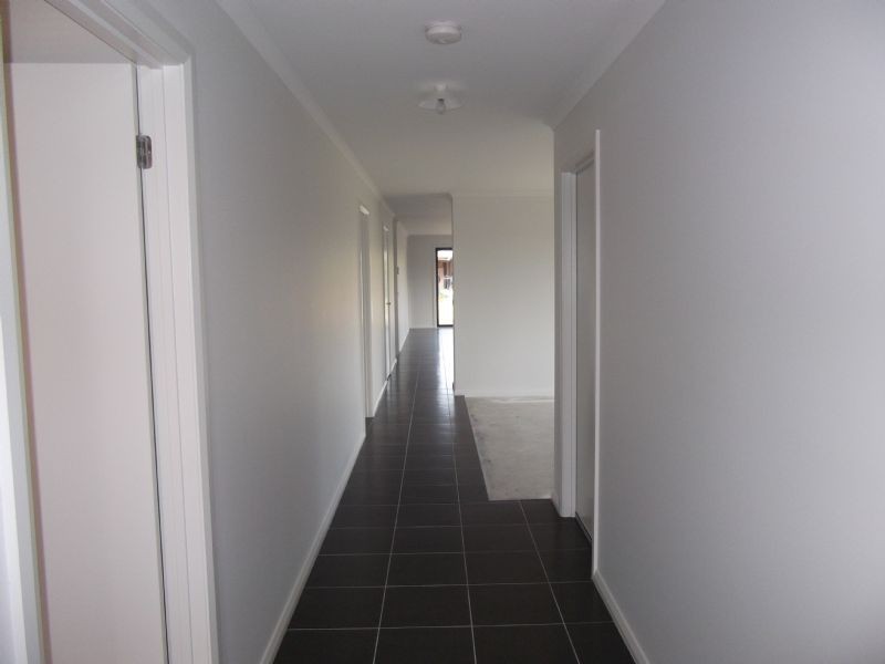 7 Crombe Court, Newborough VIC 3825