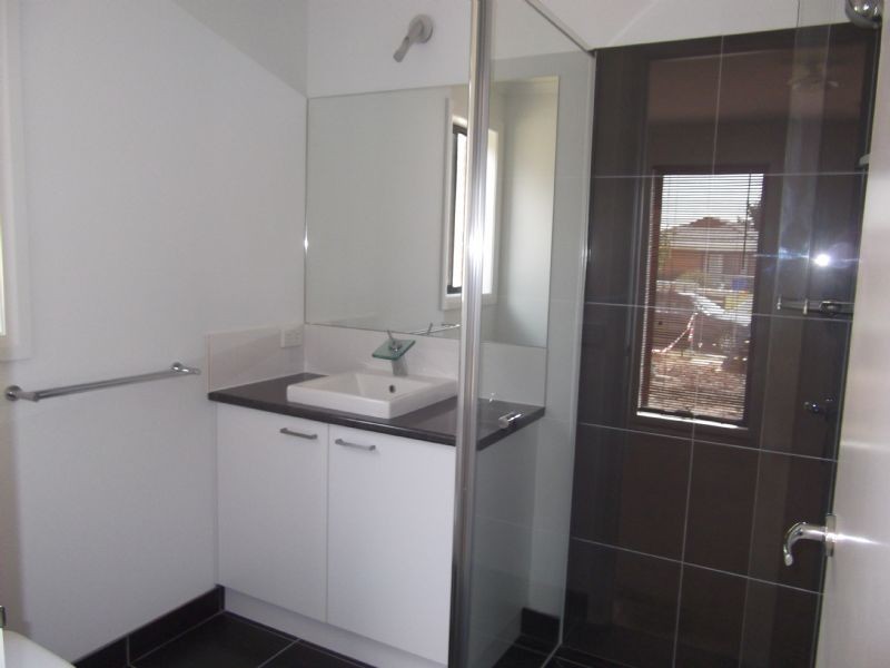 7 Crombe Court, Newborough VIC 3825