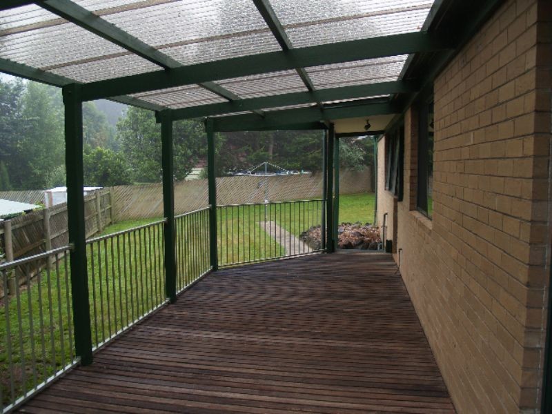 2 St Gwinear Court, Rawson VIC 3825