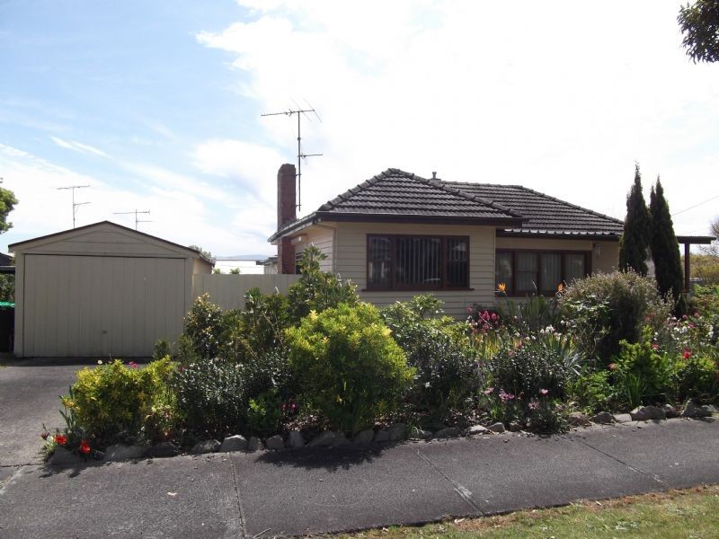 8 Roberts Street, Moe VIC 3825