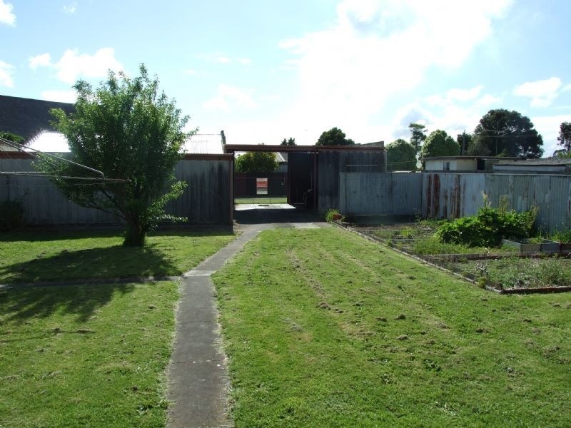 20 High Street, Moe VIC 3825