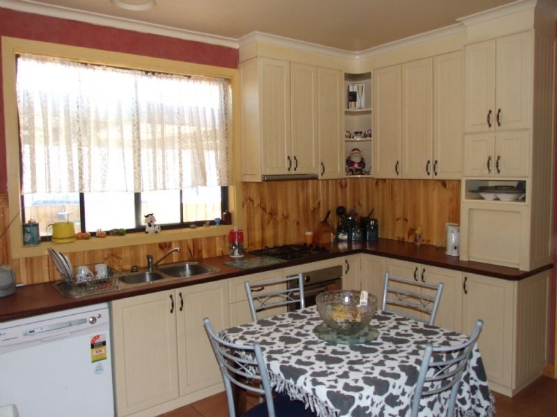 52 Elizabeth Street, Moe VIC 3825