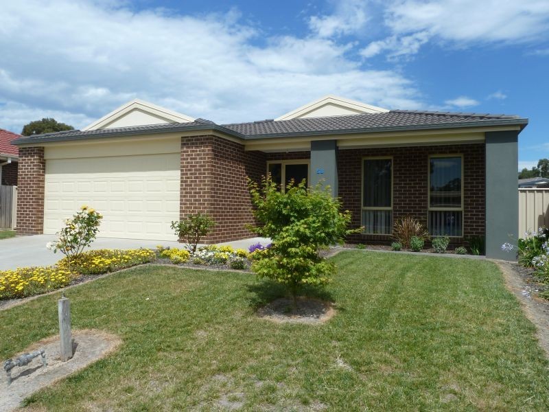 58 Dinwoodie Drive, Newborough VIC 3825