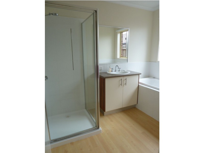 58 Dinwoodie Drive, Newborough VIC 3825