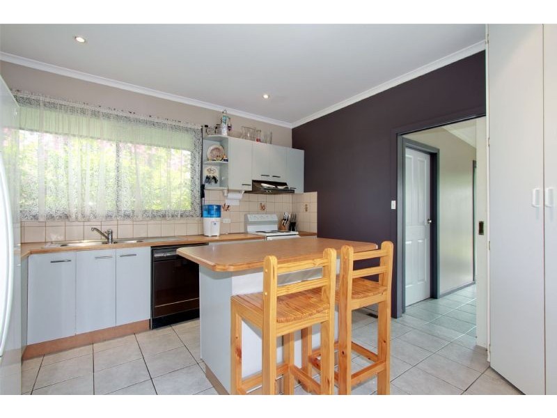 37 Alexander Avenue, Moe VIC 3825