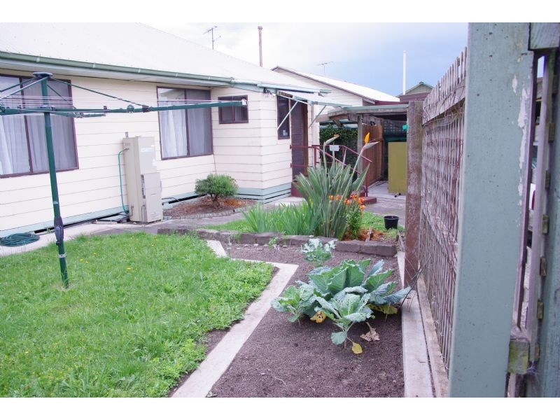 35 Alexander Avenue, Moe VIC 3825