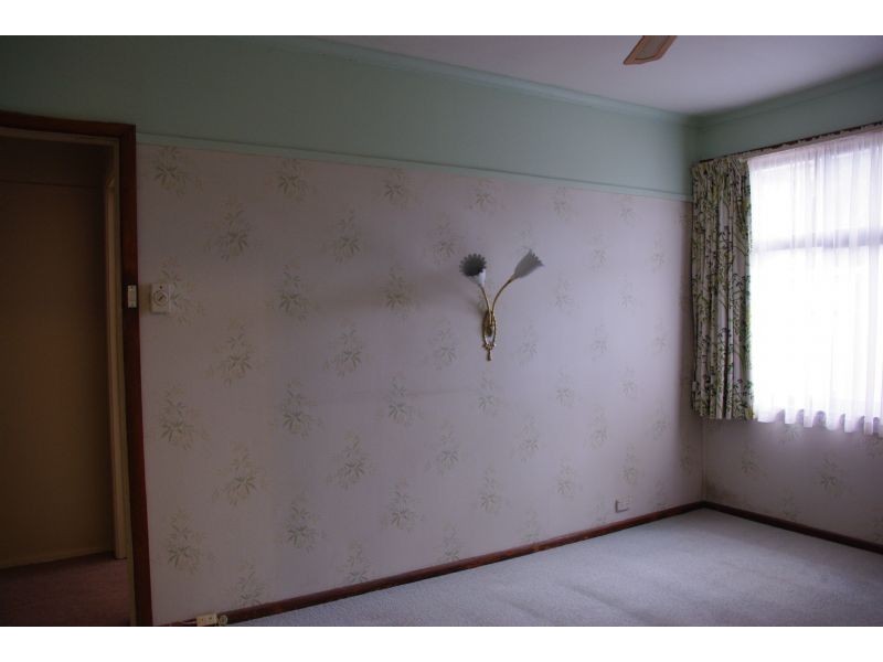 35 Alexander Avenue, Moe VIC 3825