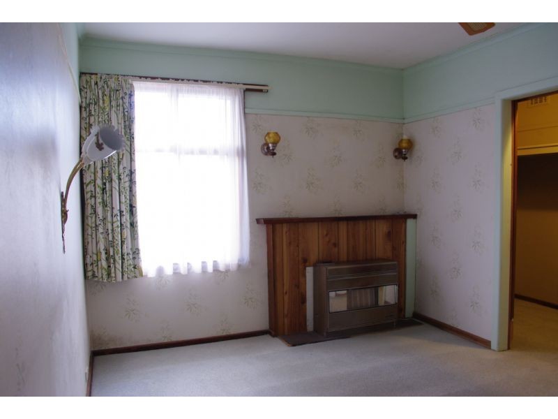 35 Alexander Avenue, Moe VIC 3825