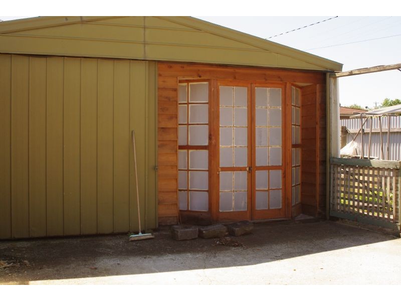 35 Alexander Avenue, Moe VIC 3825