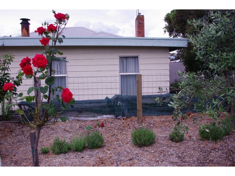 35 Alexander Avenue, Moe VIC 3825