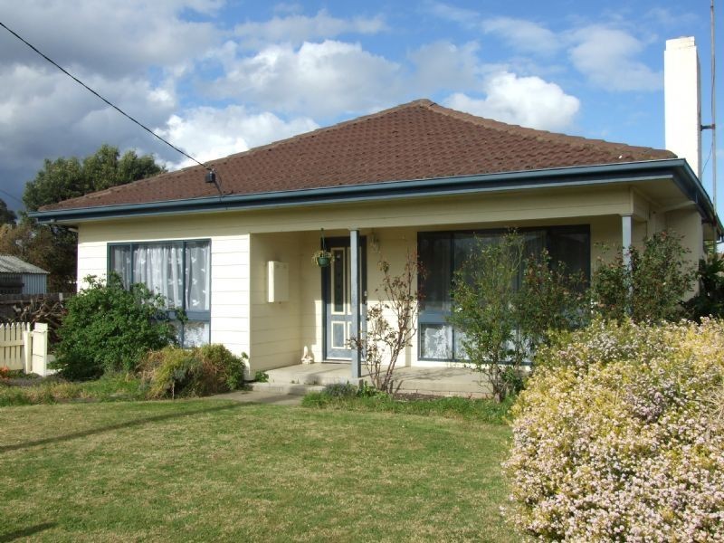 21 Ferguson Street, Moe VIC 3825