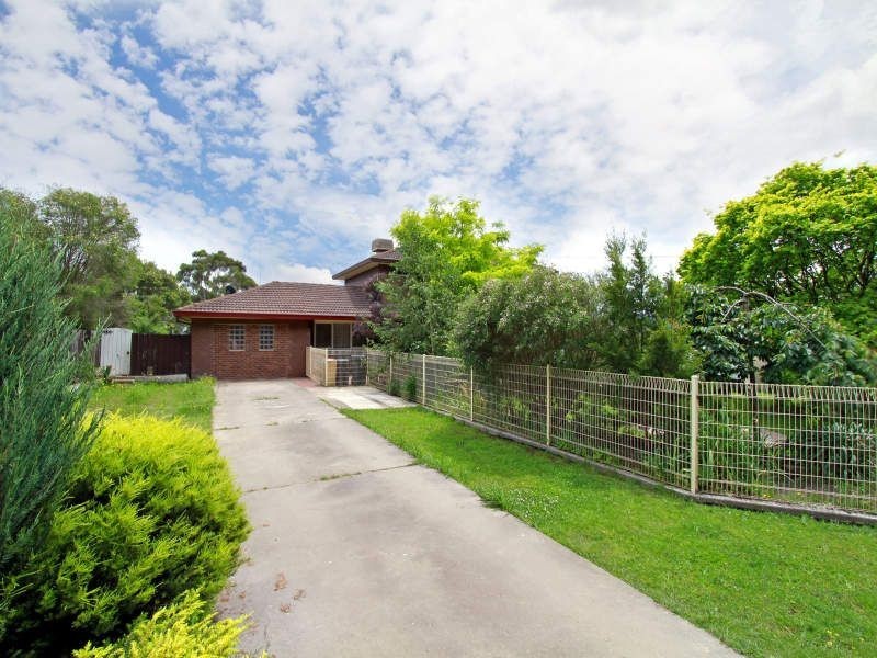 15 Links Road, Newborough VIC 3825