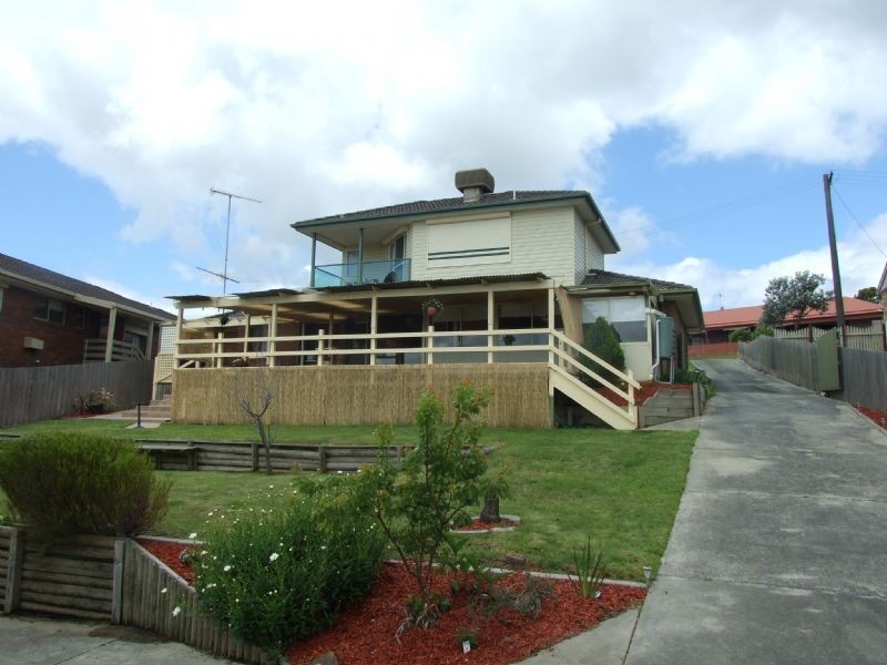 2 Taurus Way, Moe VIC 3825