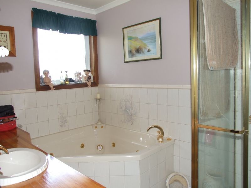 1 Rollo Court, Newborough VIC 3825