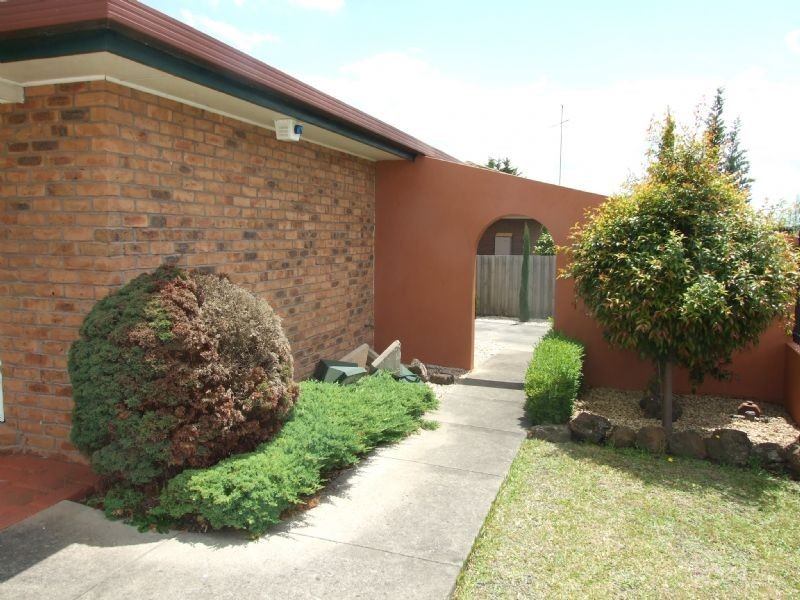 1 Rollo Court, Newborough VIC 3825