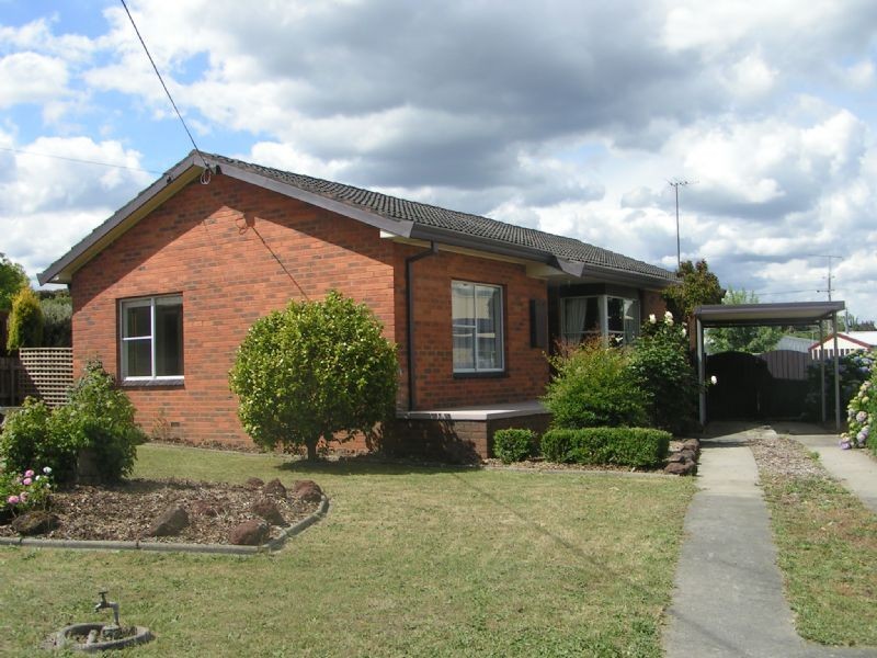 6 Tresswell Avenue, Newborough VIC 3825