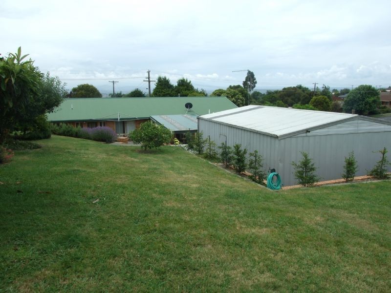 14 Scorpio Drive, Moe VIC 3825