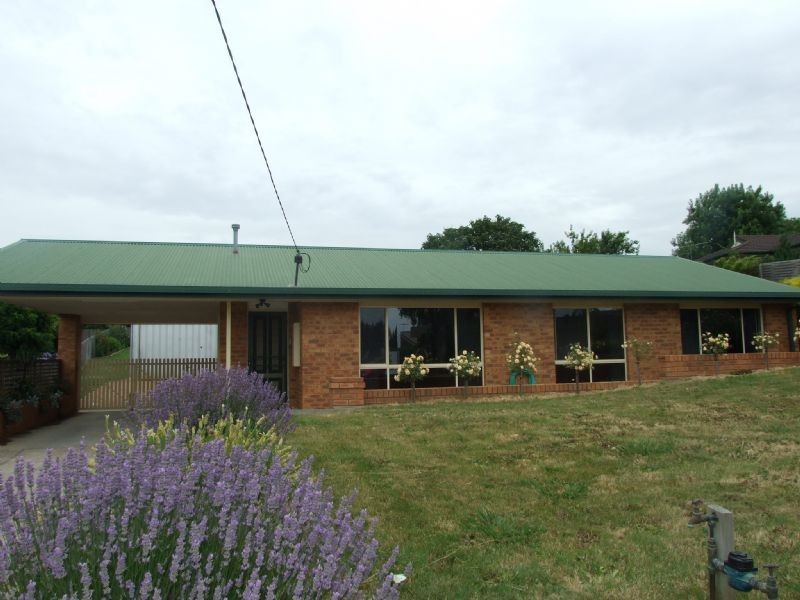 14 Scorpio Drive, Moe VIC 3825