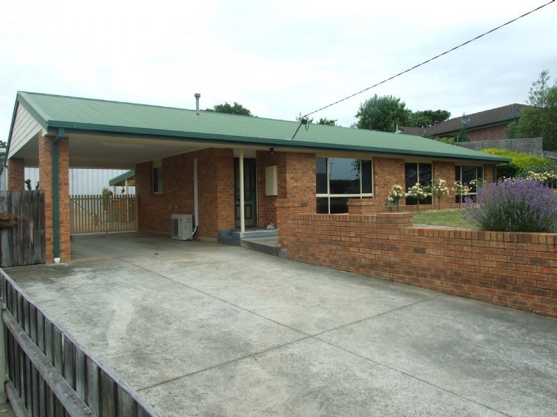 14 Scorpio Drive, Moe VIC 3825