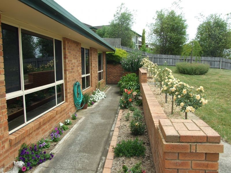 14 Scorpio Drive, Moe VIC 3825