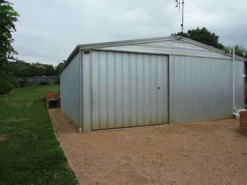 14 Scorpio Drive, Moe VIC 3825