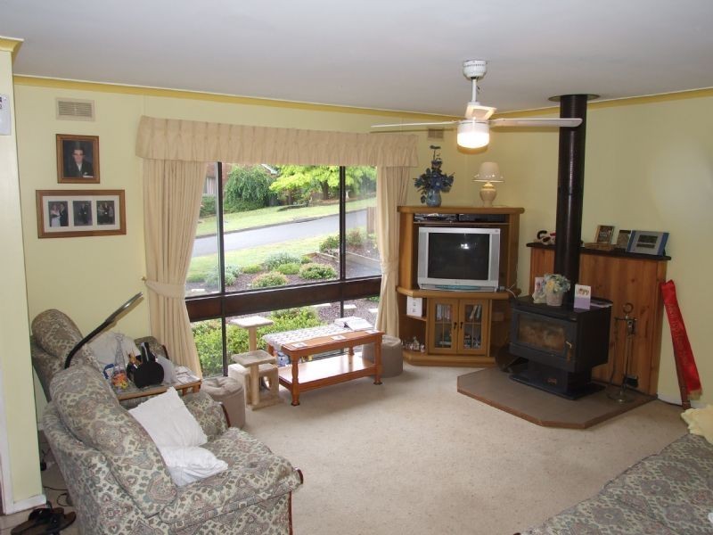 22 Fairway Drive, Yallourn Heights, Newborough VIC 3825