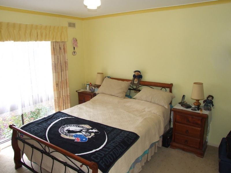 22 Fairway Drive, Yallourn Heights, Newborough VIC 3825