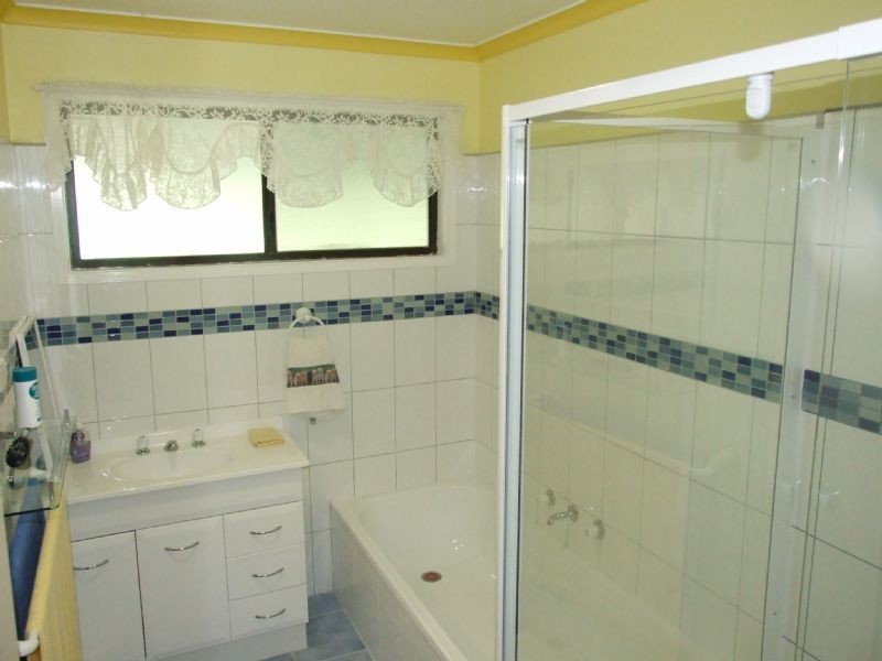 22 Fairway Drive, Yallourn Heights, Newborough VIC 3825