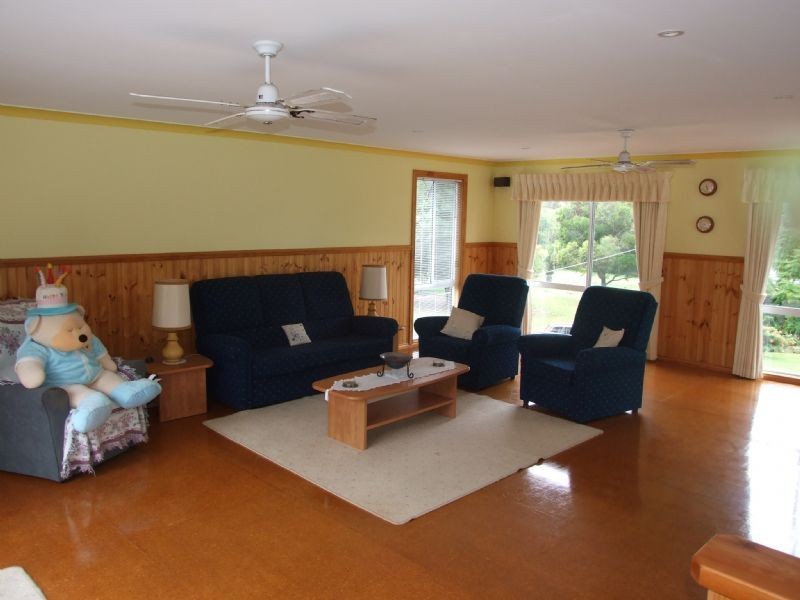 22 Fairway Drive, Yallourn Heights, Newborough VIC 3825