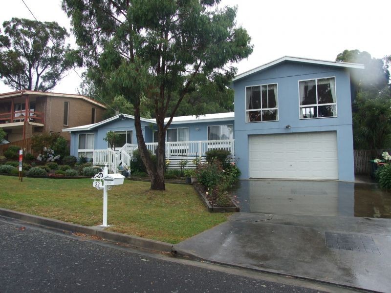 22 Fairway Drive, Yallourn Heights, Newborough VIC 3825