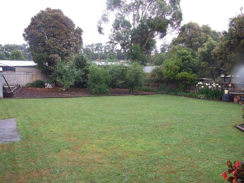 22 Fairway Drive, Yallourn Heights, Newborough VIC 3825