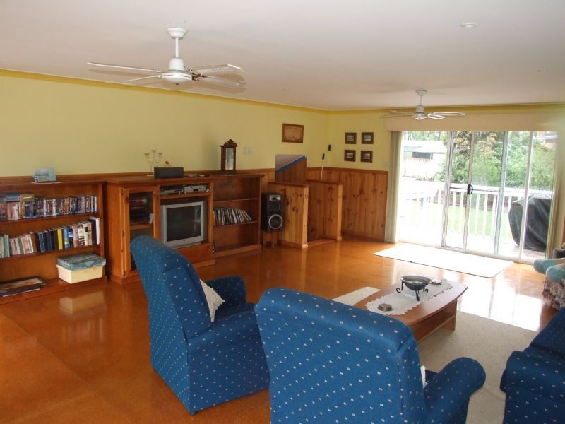 22 Fairway Drive, Yallourn Heights, Newborough VIC 3825