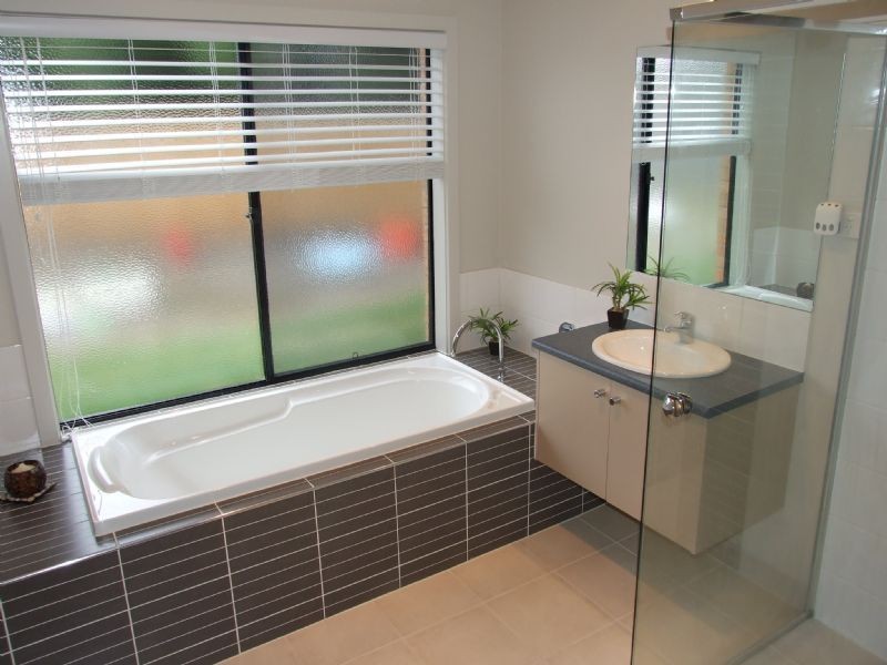 4 Rafter Court, Moe VIC 3825