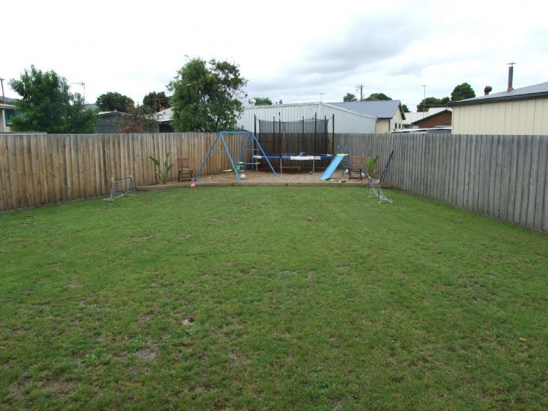 4 Rafter Court, Moe VIC 3825