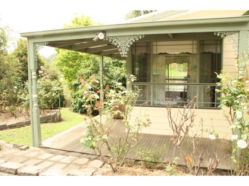 6 Roxburgh Road, Yallourn North VIC 3825