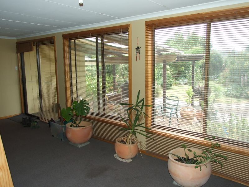 132 Service Road, Moe VIC 3825