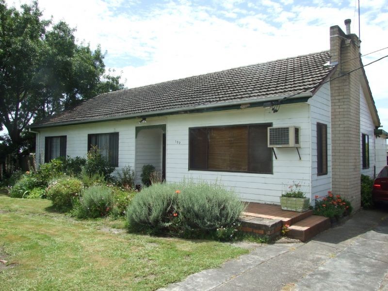 132 Service Road, Moe VIC 3825
