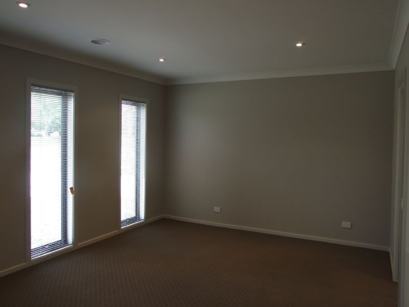 1/4 Linton Avenue, Moe VIC 3825