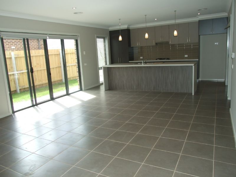 1/4 Linton Avenue, Moe VIC 3825