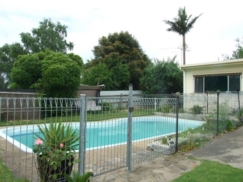 8 Coalville Road, Moe VIC 3825